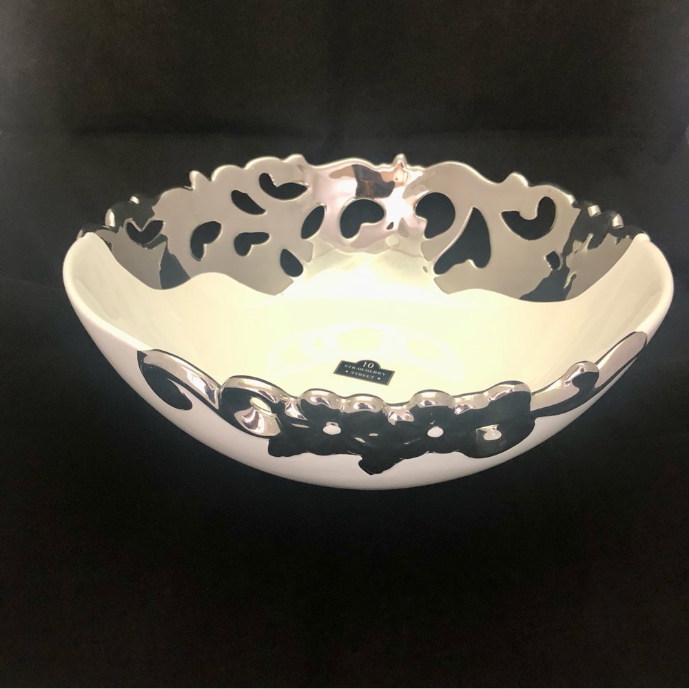 10 Strawberry Street Serving/Decorative Bowl